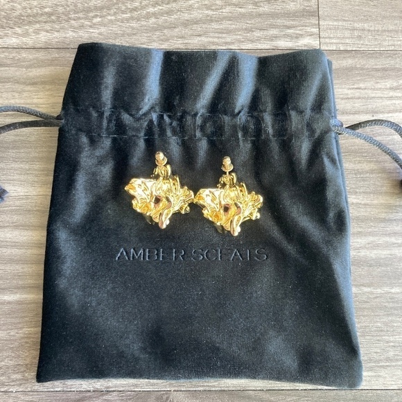 AMBER SCEATS Gold Reese Post Statement Earrings- NEW - Picture 4 of 5